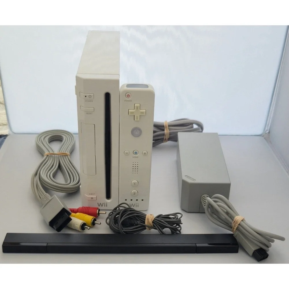 Nintendo Wii Console Bundle - White RVL-001 - Homebrew - OEM‎ - Tested